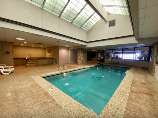Resort StayWinterPark Silverado II indoor pool